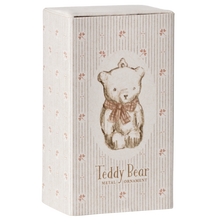 Załaduj obraz do przeglądarki galerii, Zawieszka świąteczna miś - Teddy Bear Off White|Rose Maileg
