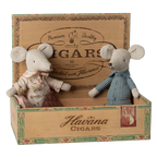 MAILEG Myszki babcia i dziadek 17cm - GRANDMA & GRANDPA in CIGAR BOX