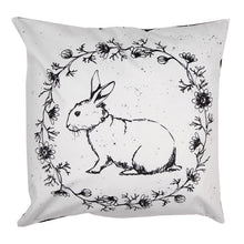 Załaduj obraz do przeglądarki galerii, Poduszka królik biało czarna 45 x 45 cm retro Clayre Eef

