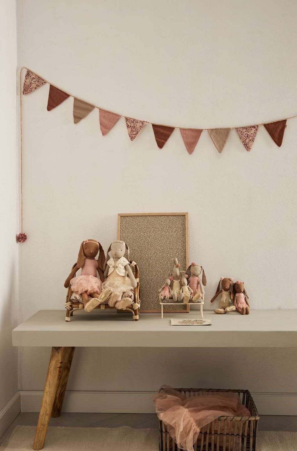 Króliczek Czekoladowy brąz - Strój baletowy i spódnica kremowa, rozmiar 2 Maileg