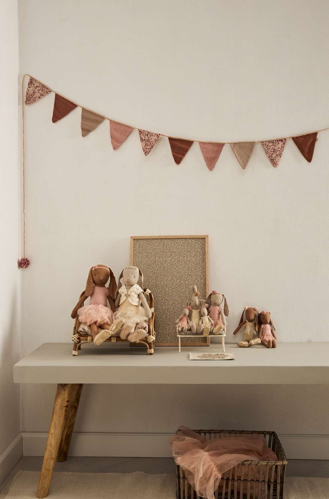 Króliczek Czekoladowy brąz - Strój baletowy i spódnica kremowa, rozmiar 2 Maileg