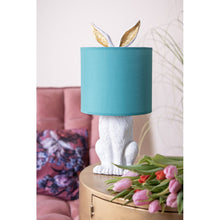 Załaduj obraz do przeglądarki galerii, Lampa stołowa biały Królik z turkusowym abażurem Clayre Eef
