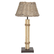Załaduj obraz do przeglądarki galerii, Lampa stołowa drewniana z wiklinowym abażurem Marynistyczna Clayre Eef

