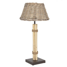 Załaduj obraz do przeglądarki galerii, Lampa stołowa drewniana z wiklinowym abażurem Marynistyczna Clayre Eef
