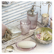 Załaduj obraz do przeglądarki galerii, Kubek łazienkowy z różowego szkła Chic Antique
