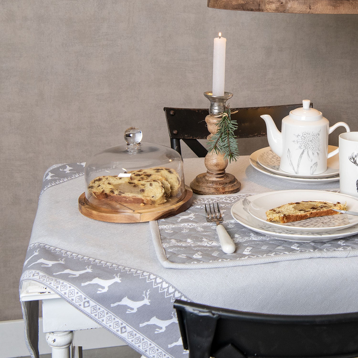 Obrus szary renifery szary 130 x 180 cm CLayre Eef