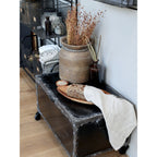 Metalowa skrzynia industrialna Chic Antique na kółkach czarna