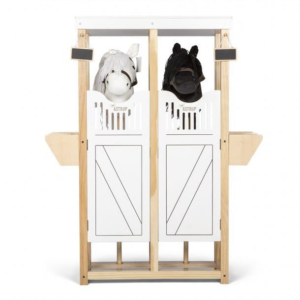 Stajnia dla koni na kiju By Astrup