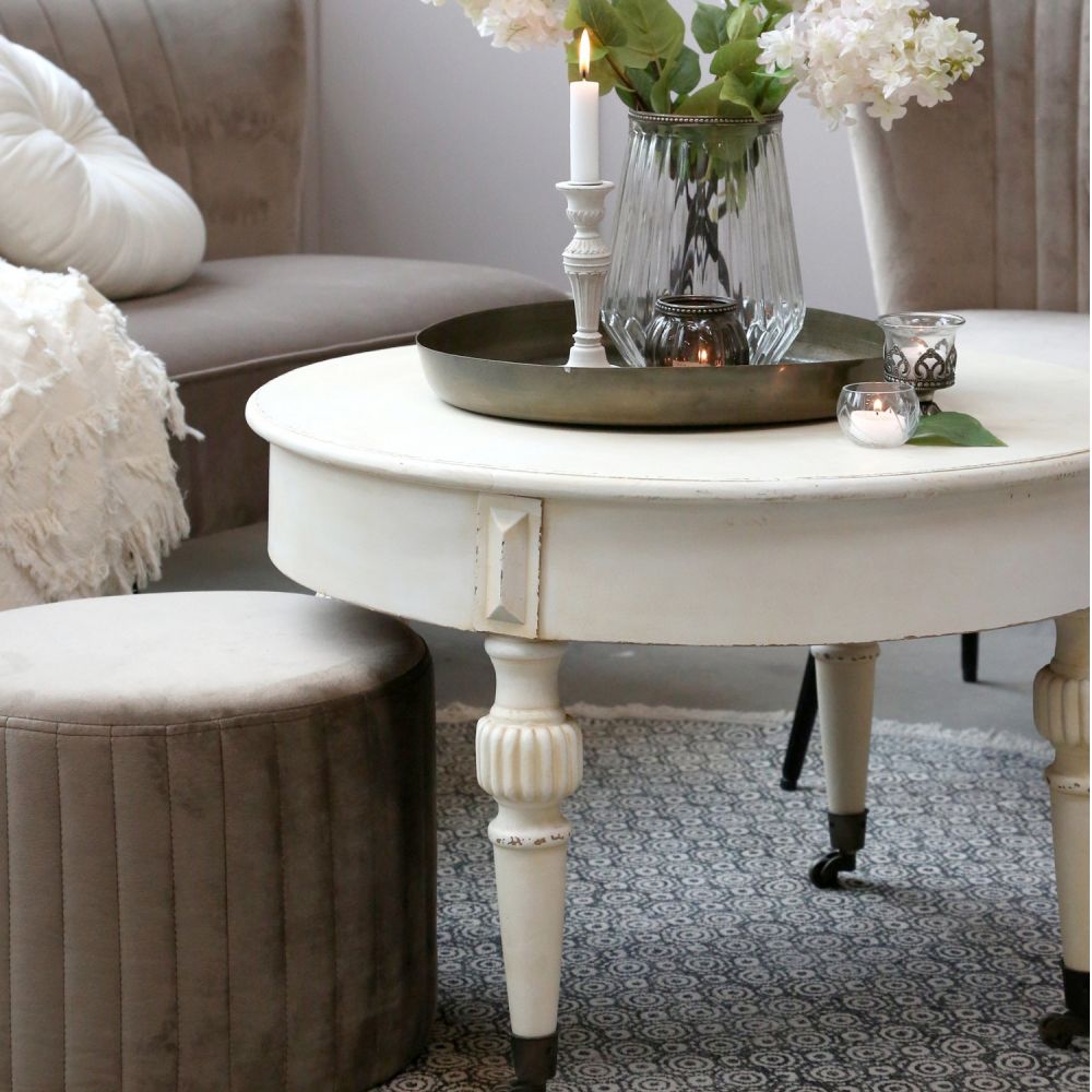 Stolik kawowy Chic Antique na kółkach kremowy
